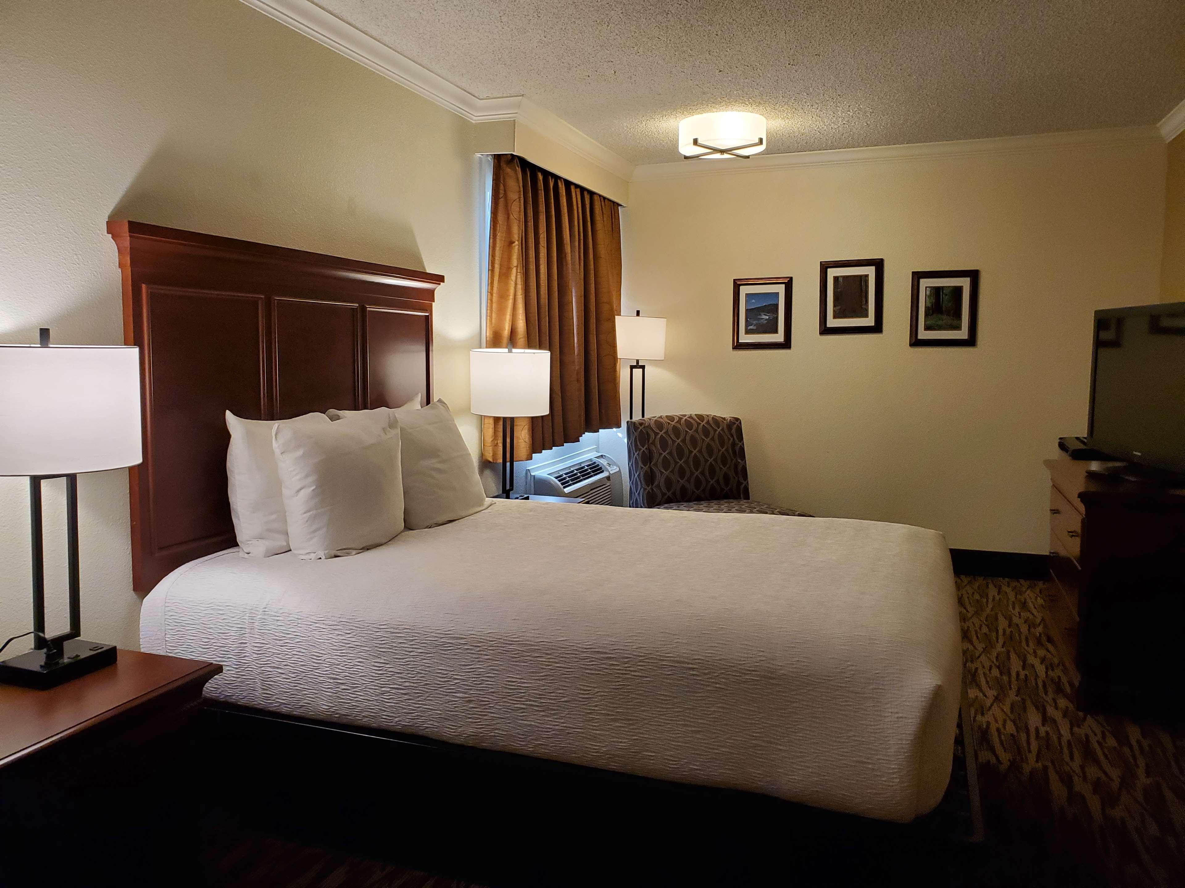Best Western Plus Humboldt House Inn Garberville Dış mekan fotoğraf